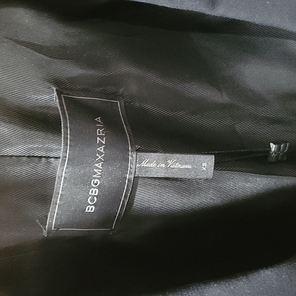 BCBG MAXAZRIA SIZE XS BLAZER. NWT - Picture 3 of 3